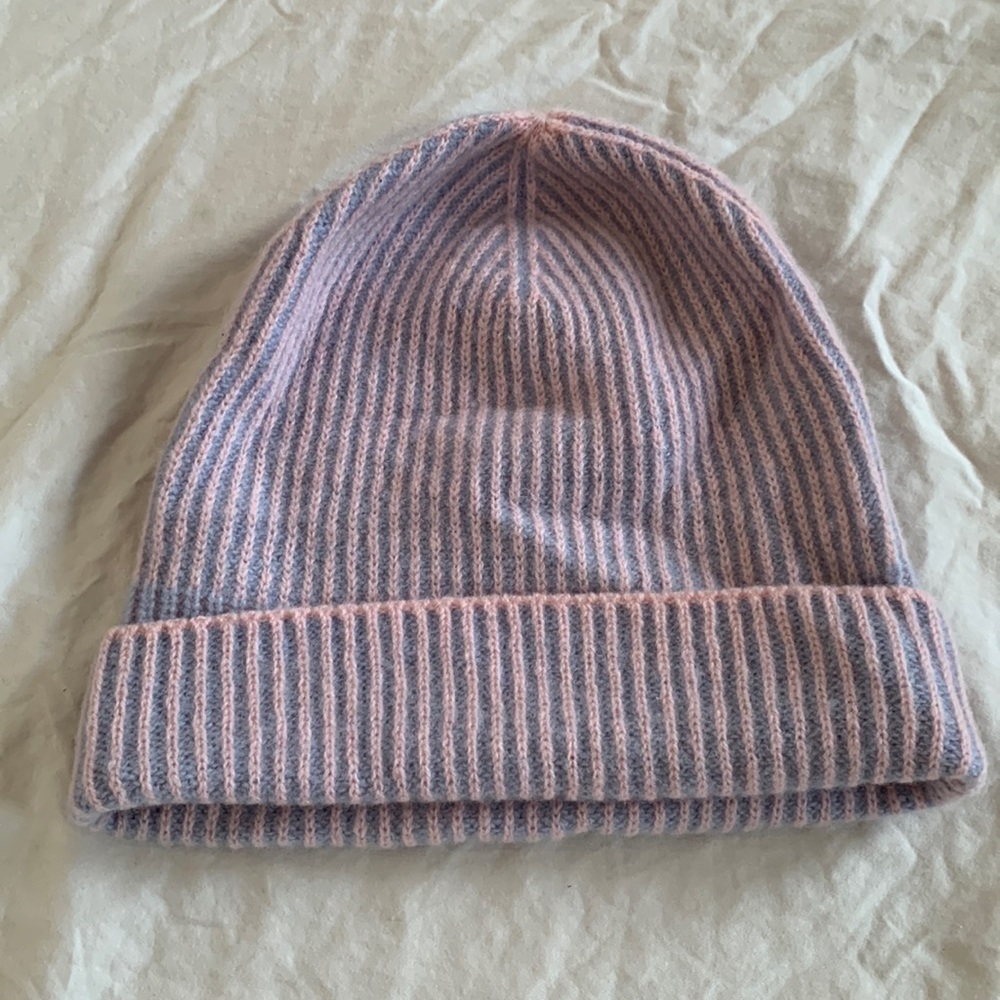 Beanie - new without tag
